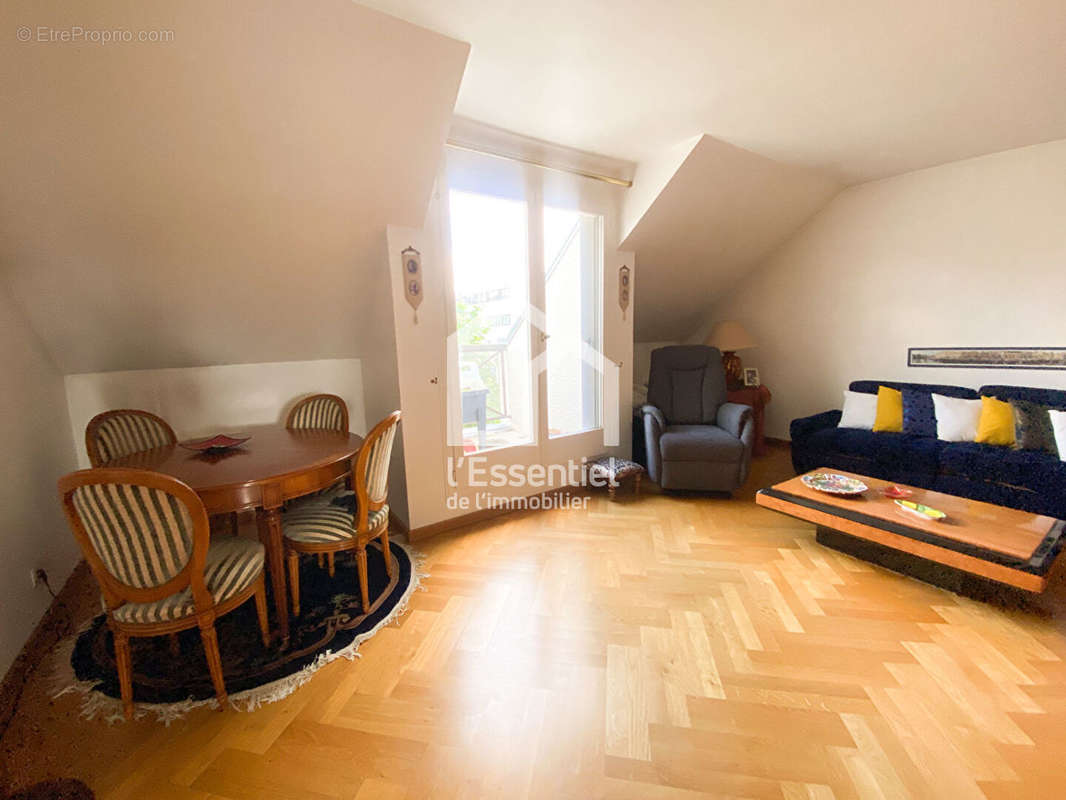 Appartement à VERNEUIL-SUR-SEINE