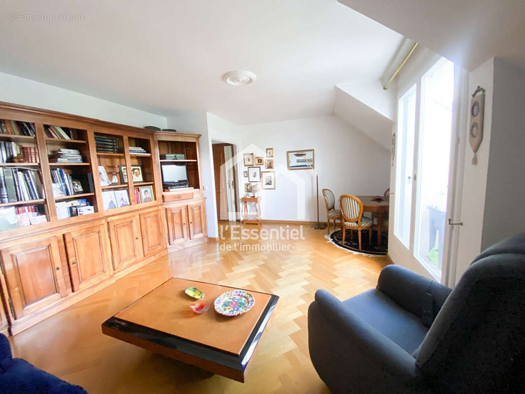 Appartement à VERNEUIL-SUR-SEINE