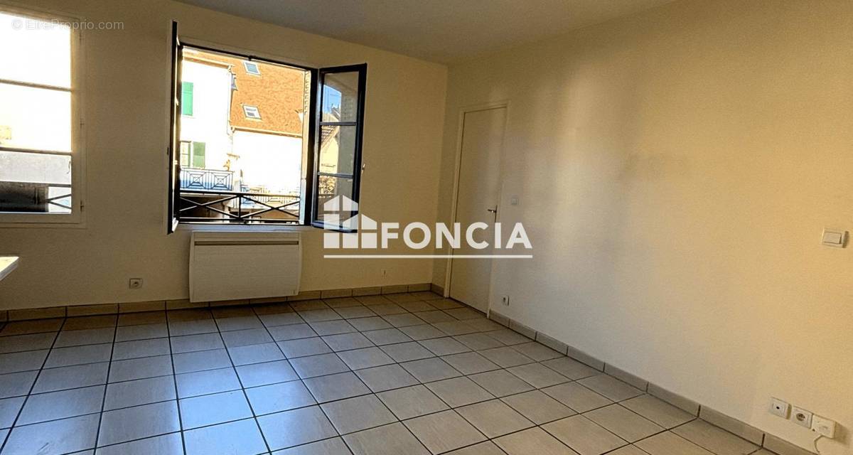 Appartement à MENNECY