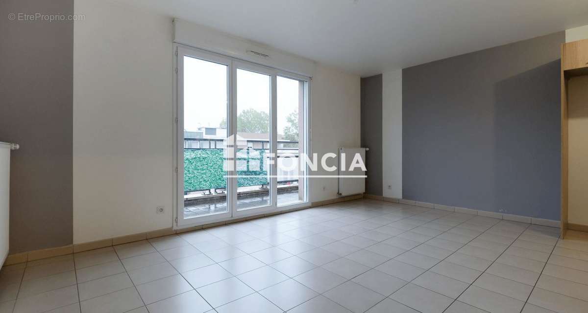 Appartement à MENNECY