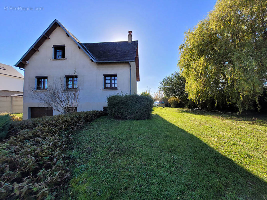 Maison à FLEURY-LES-AUBRAIS