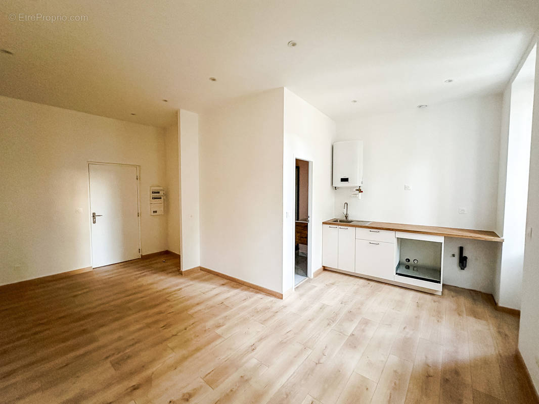 Appartement à MARSEILLE-4E