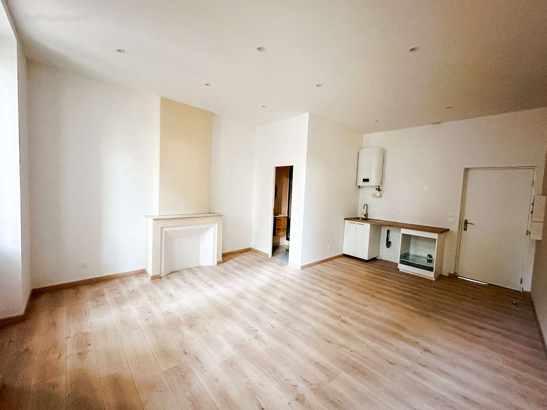 Appartement à MARSEILLE-4E