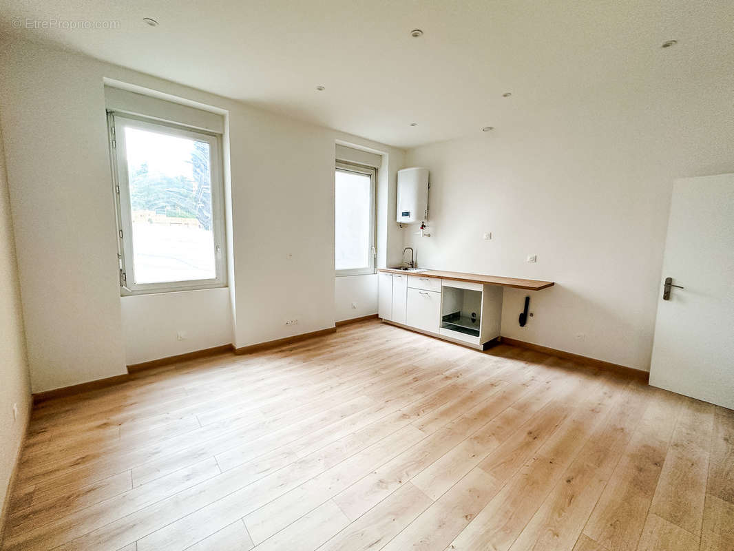 Appartement à MARSEILLE-4E