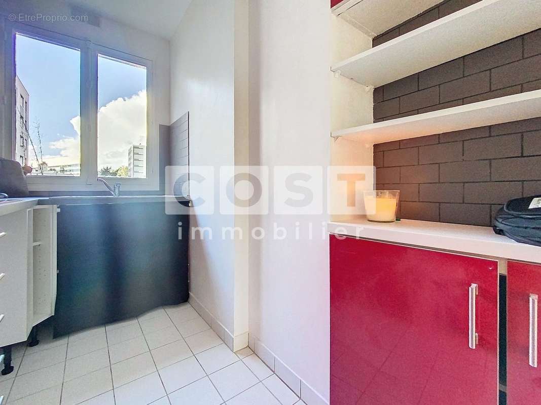 Appartement à COURBEVOIE