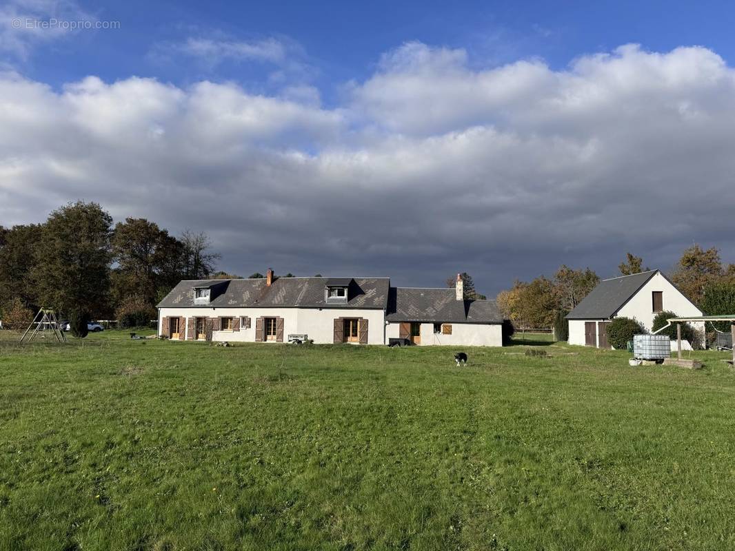 Maison à AVRILLE-LES-PONCEAUX