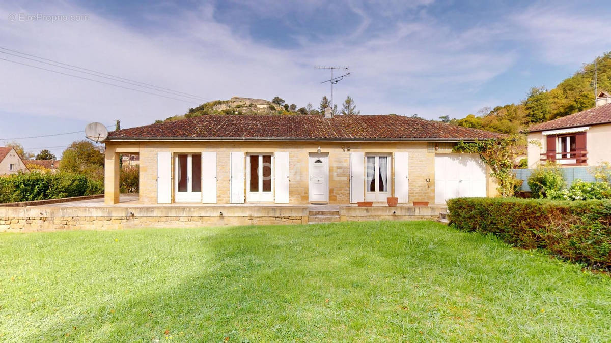 Maison à CENAC-ET-SAINT-JULIEN