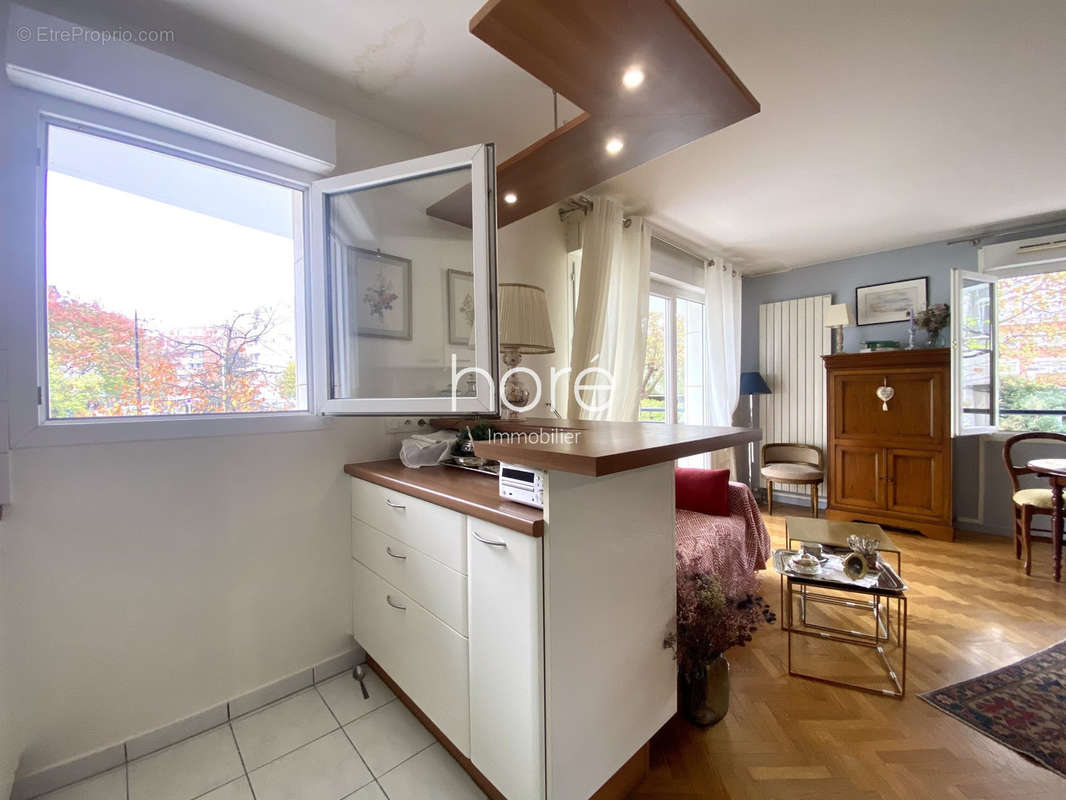 Appartement à COURBEVOIE