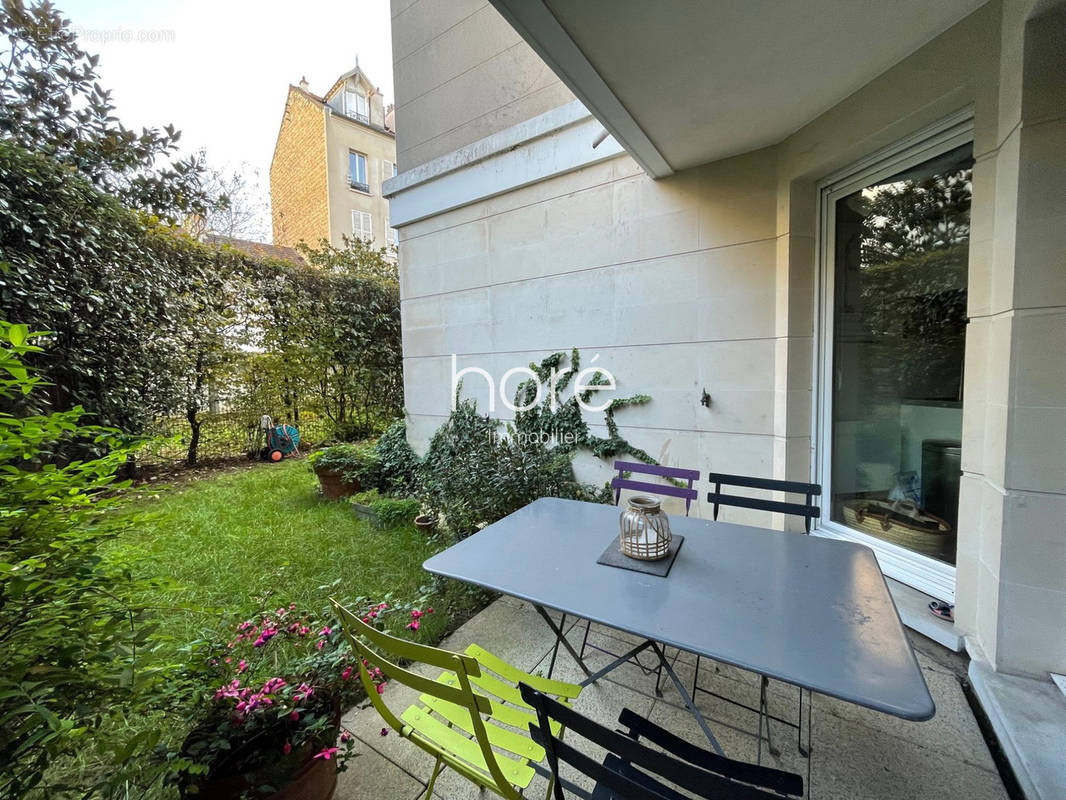 Appartement à LA GARENNE-COLOMBES