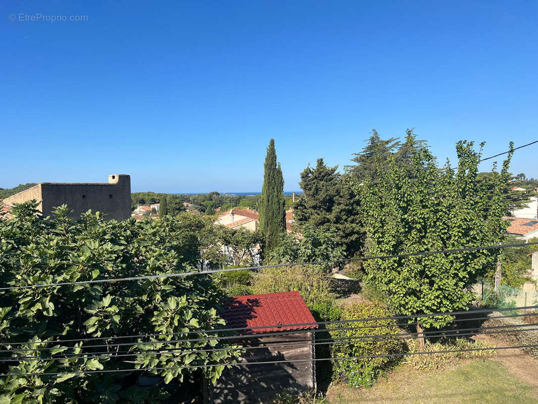 Appartement à SIX-FOURS-LES-PLAGES