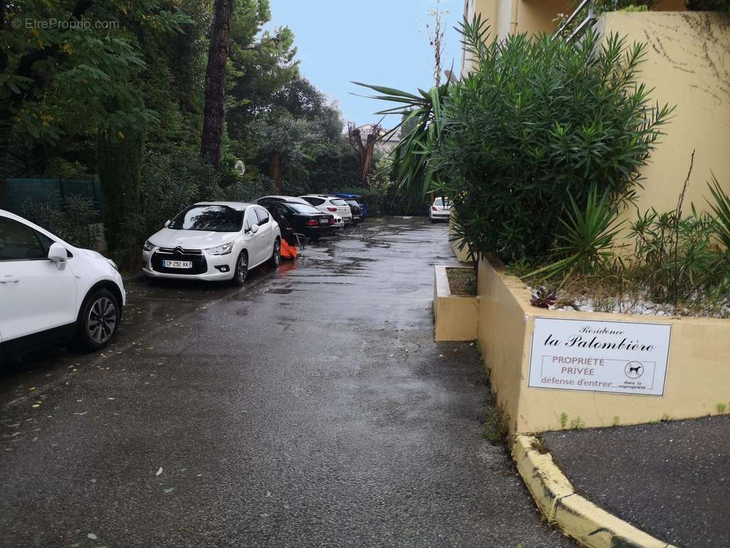 Parking à MOUGINS