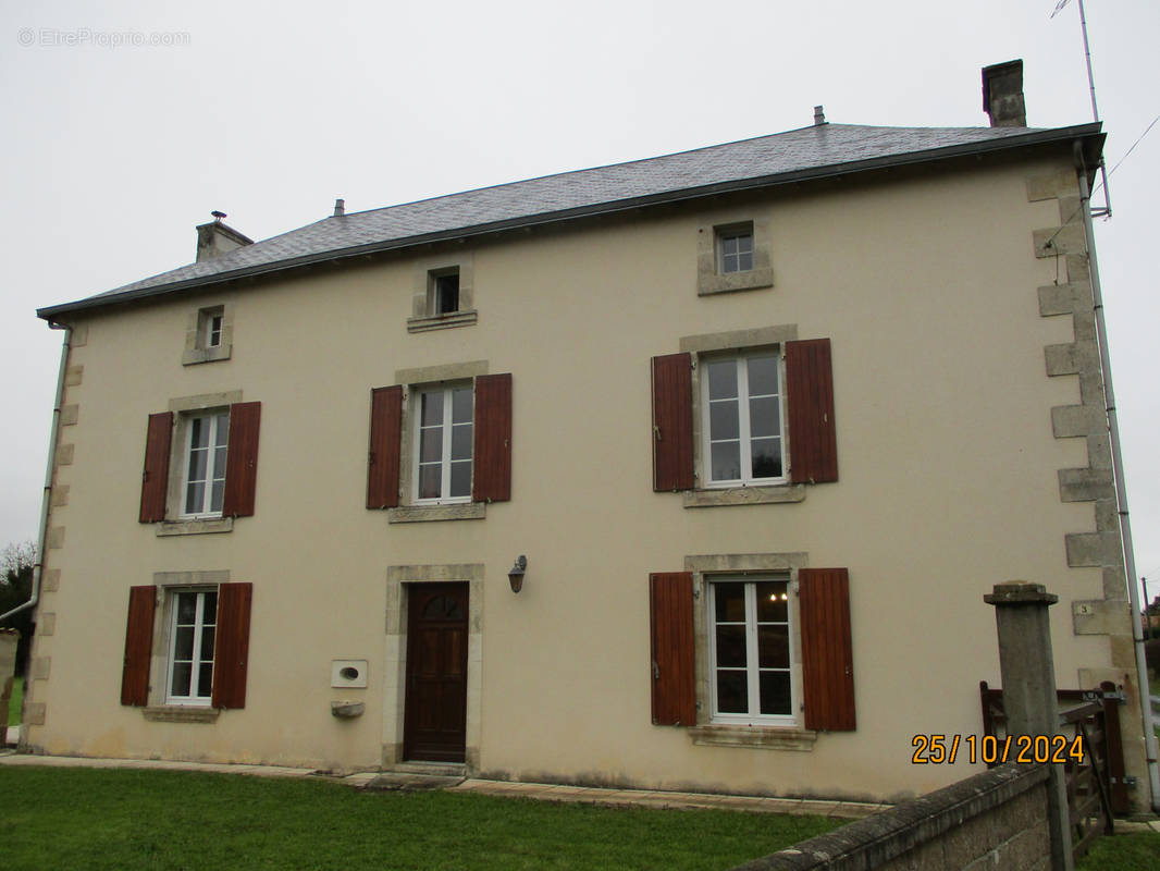 Maison à SAINT-SAUVANT