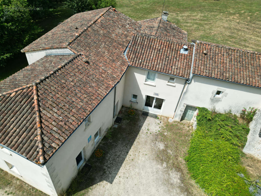 Maison à CEAUX-EN-COUHE