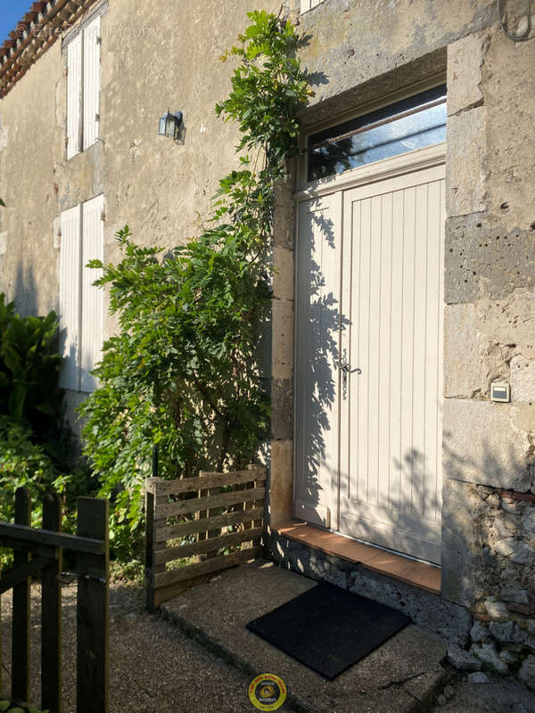 Maison à PORT-SAINTE-MARIE