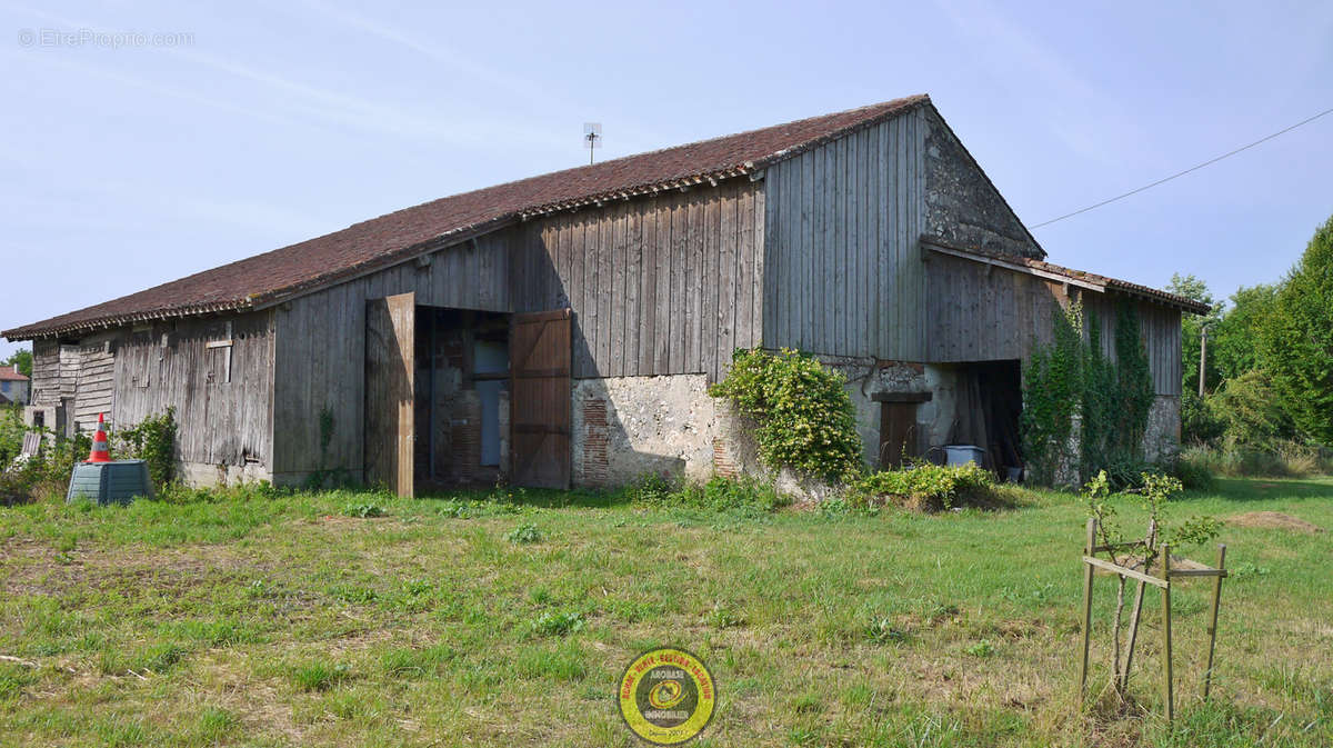 Maison à PORT-SAINTE-MARIE