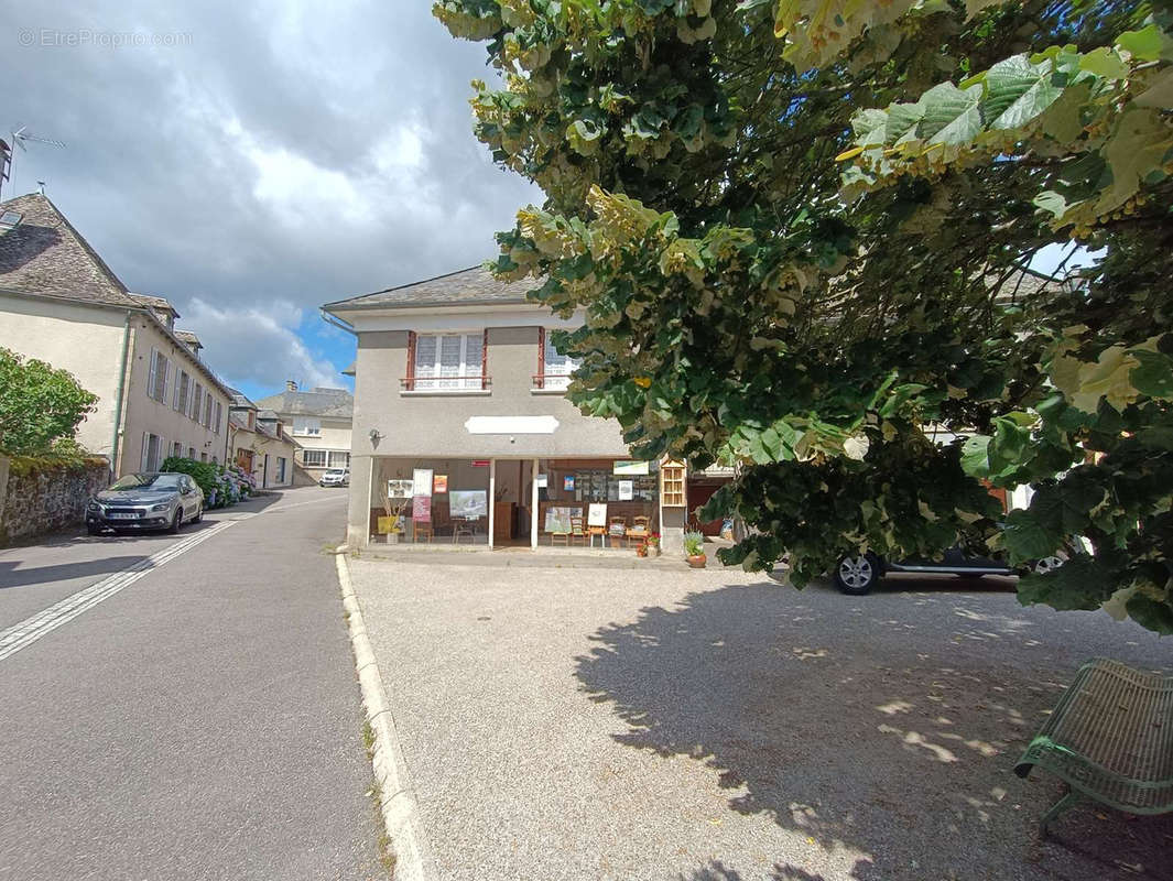 Maison à MARCILLAC-LA-CROISILLE