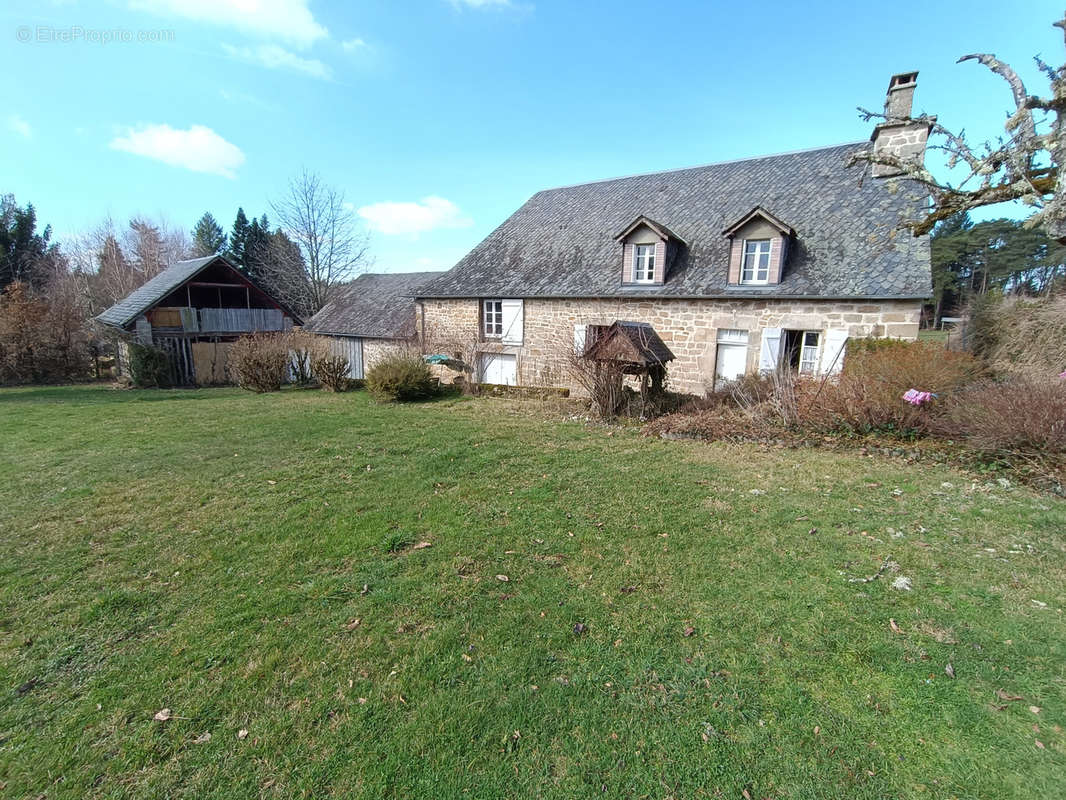 Maison à CLERGOUX