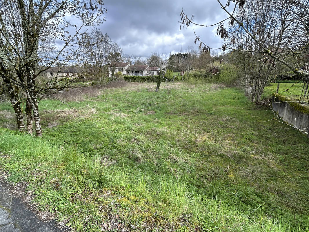 Terrain à LABASTIDE-MURAT