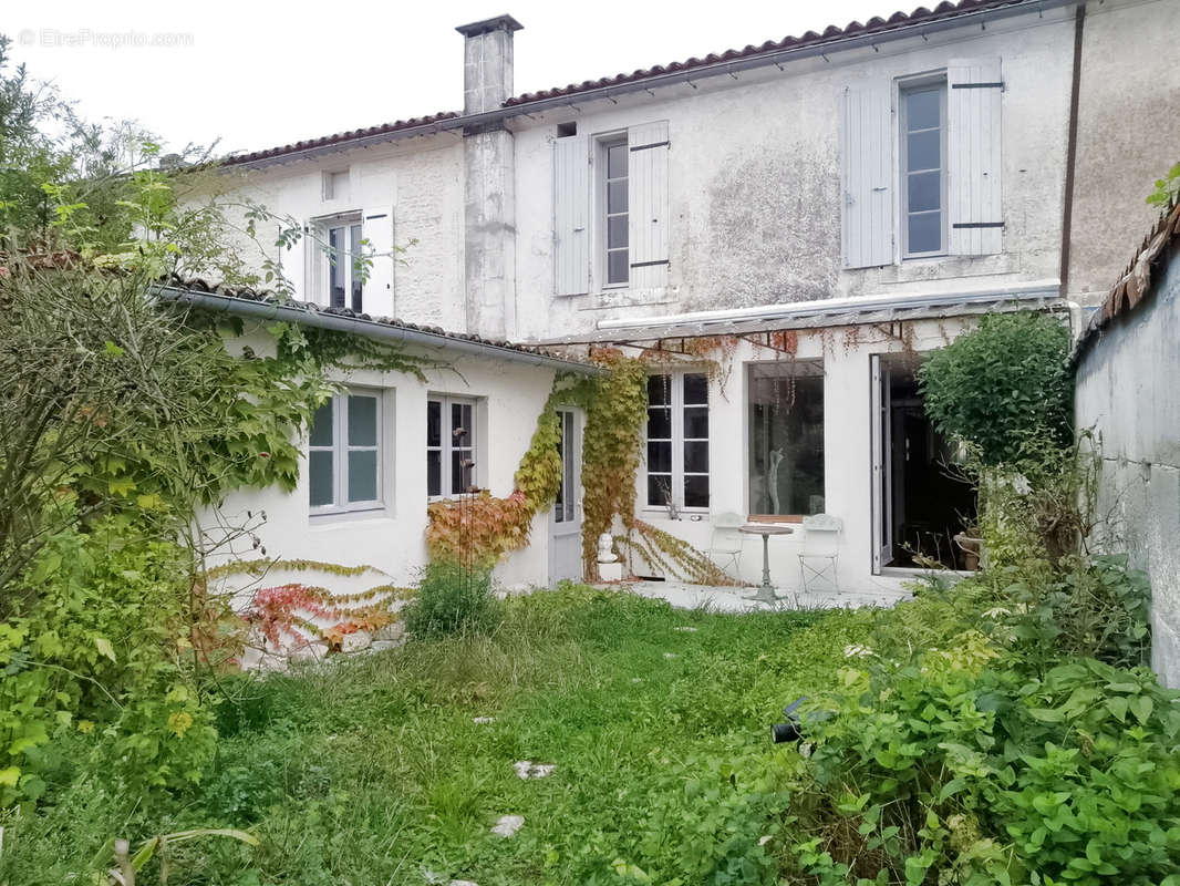 Maison à JARNAC