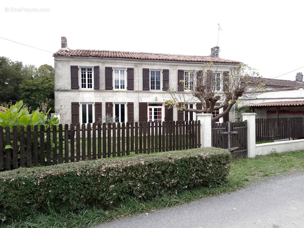 Maison à SAINTE-SEVERE