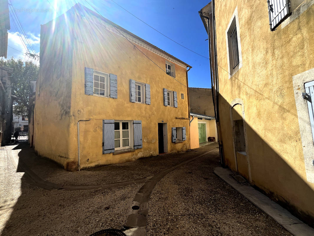 Maison à VILLES-SUR-AUZON