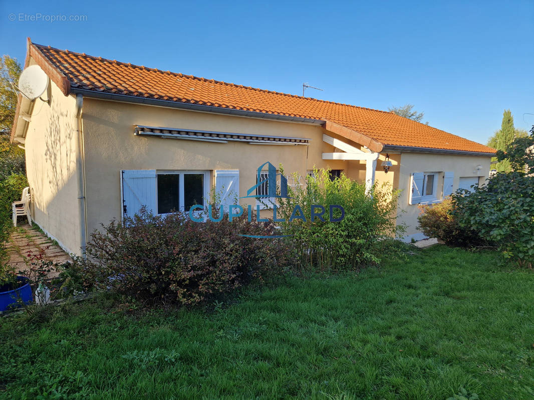 Maison à SAINT-JEAN-SAINT-MAURICE-SUR-LOIRE