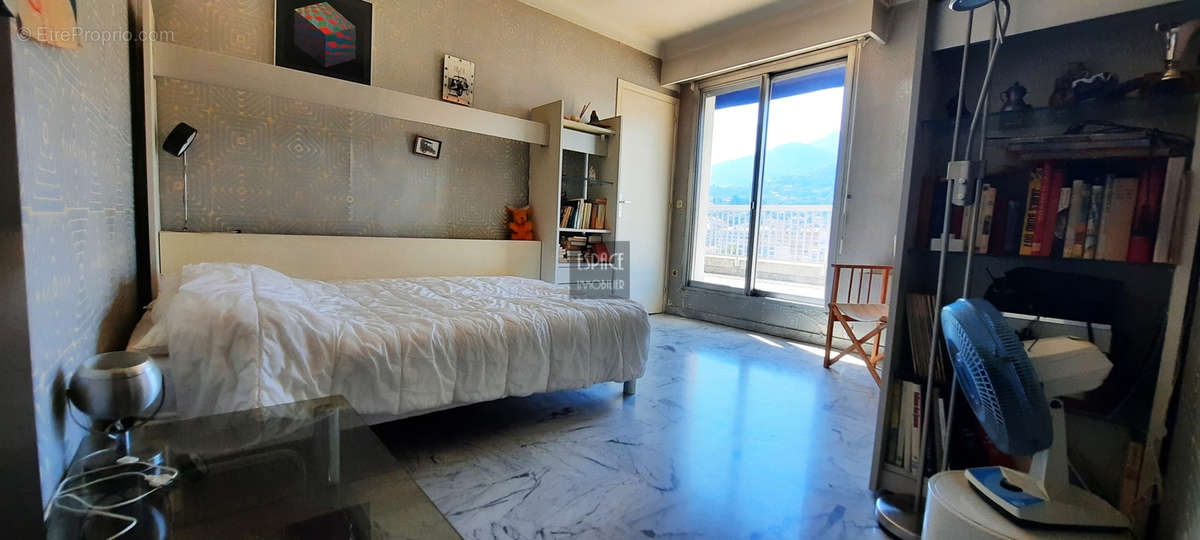 Appartement à ROQUEBRUNE-CAP-MARTIN