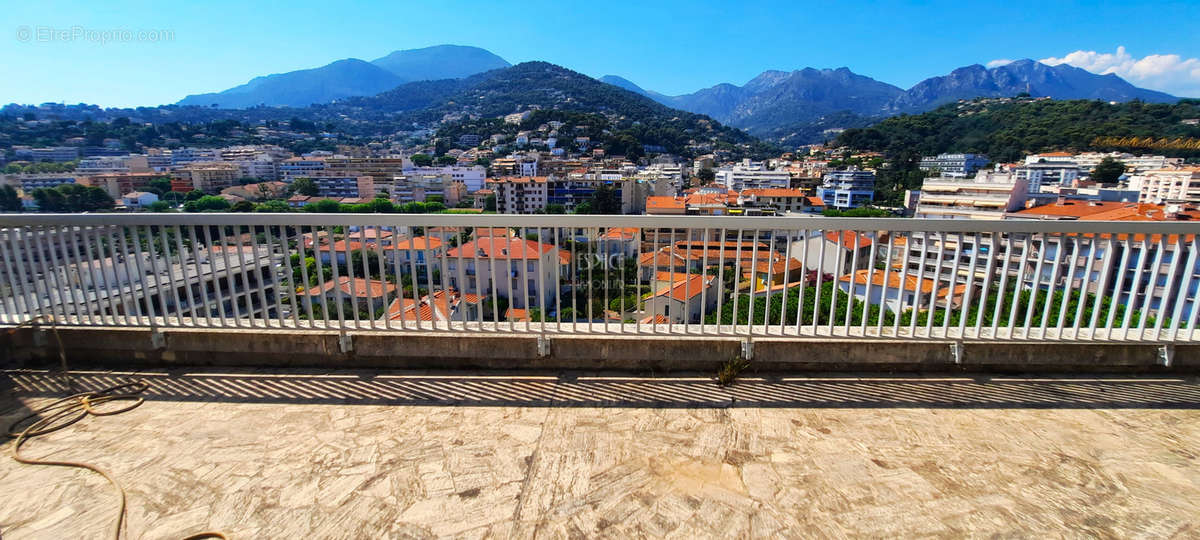 Appartement à ROQUEBRUNE-CAP-MARTIN