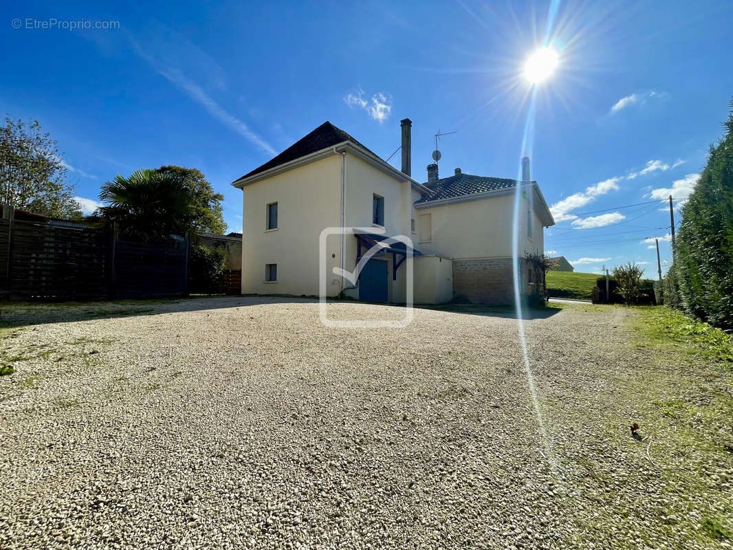 Maison à SAINT-ANDRE-D&#039;ALLAS