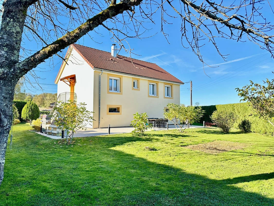 Maison à VY-LES-LURE