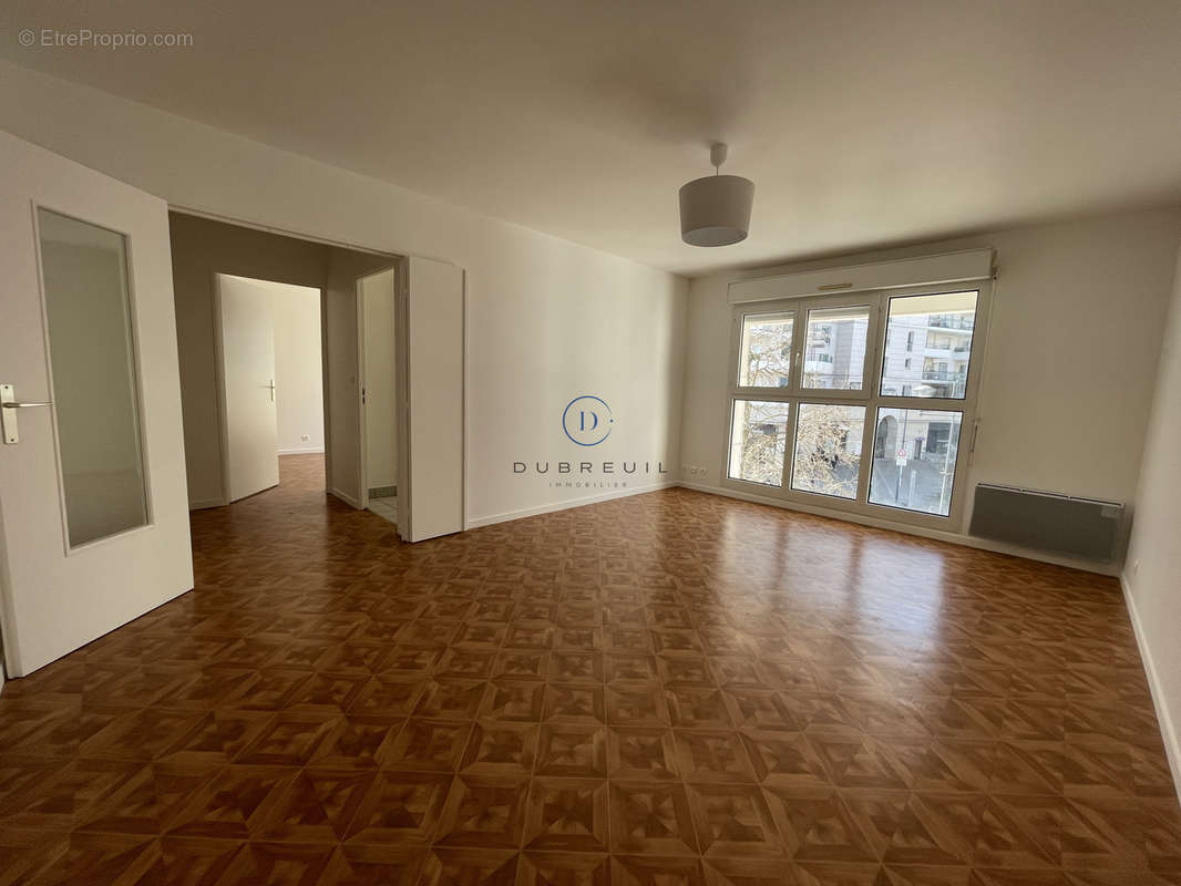 Appartement à COURBEVOIE