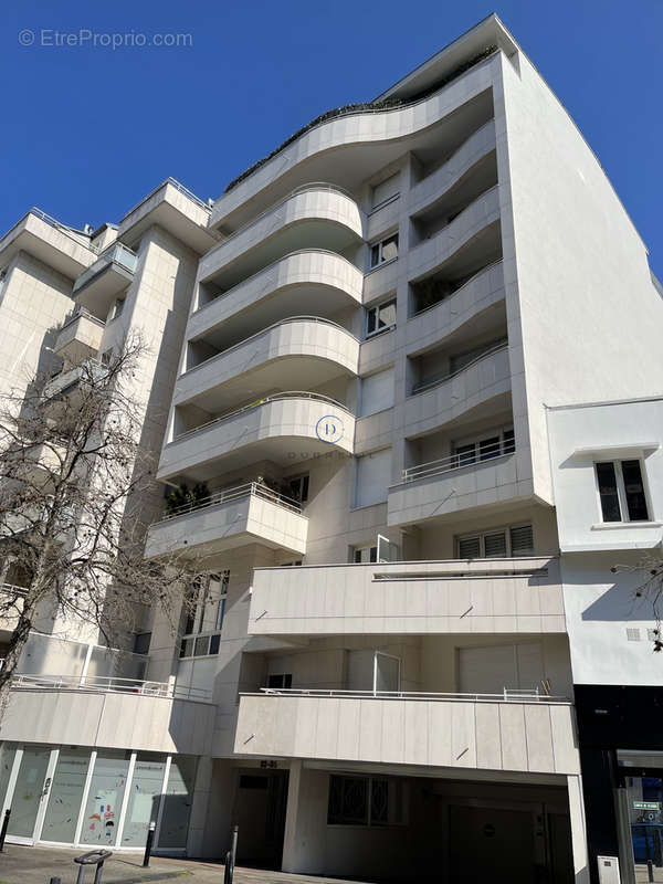 Appartement à COURBEVOIE