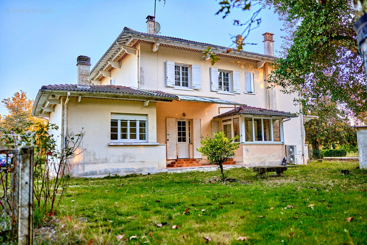 Maison à SAUGNACQ-ET-MURET