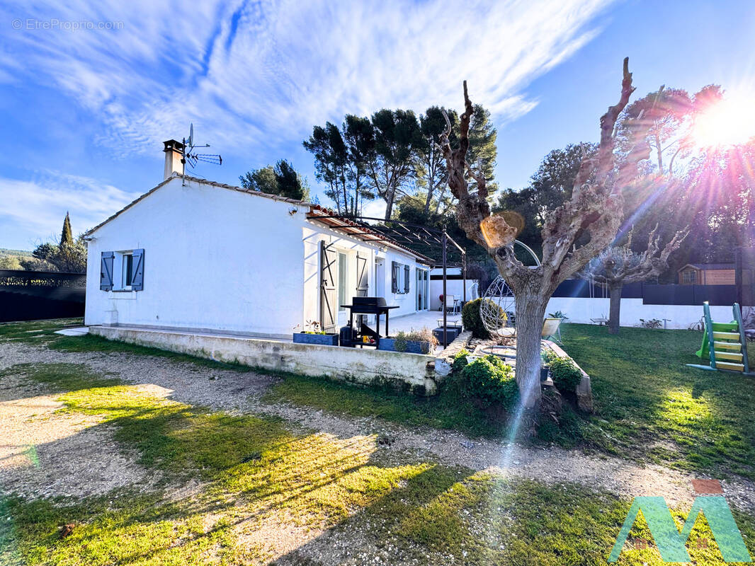 Maison à LE CASTELLET