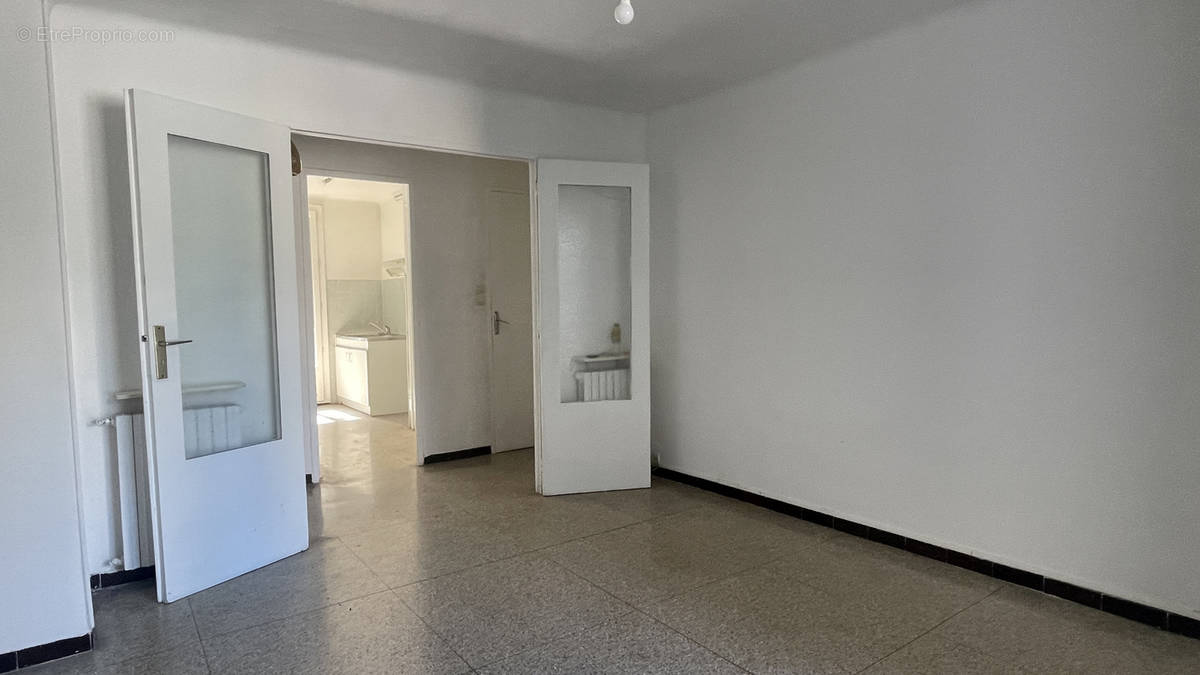 Appartement à MARSEILLE-4E