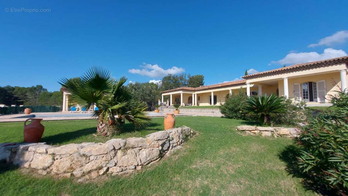 Maison à TRANS-EN-PROVENCE