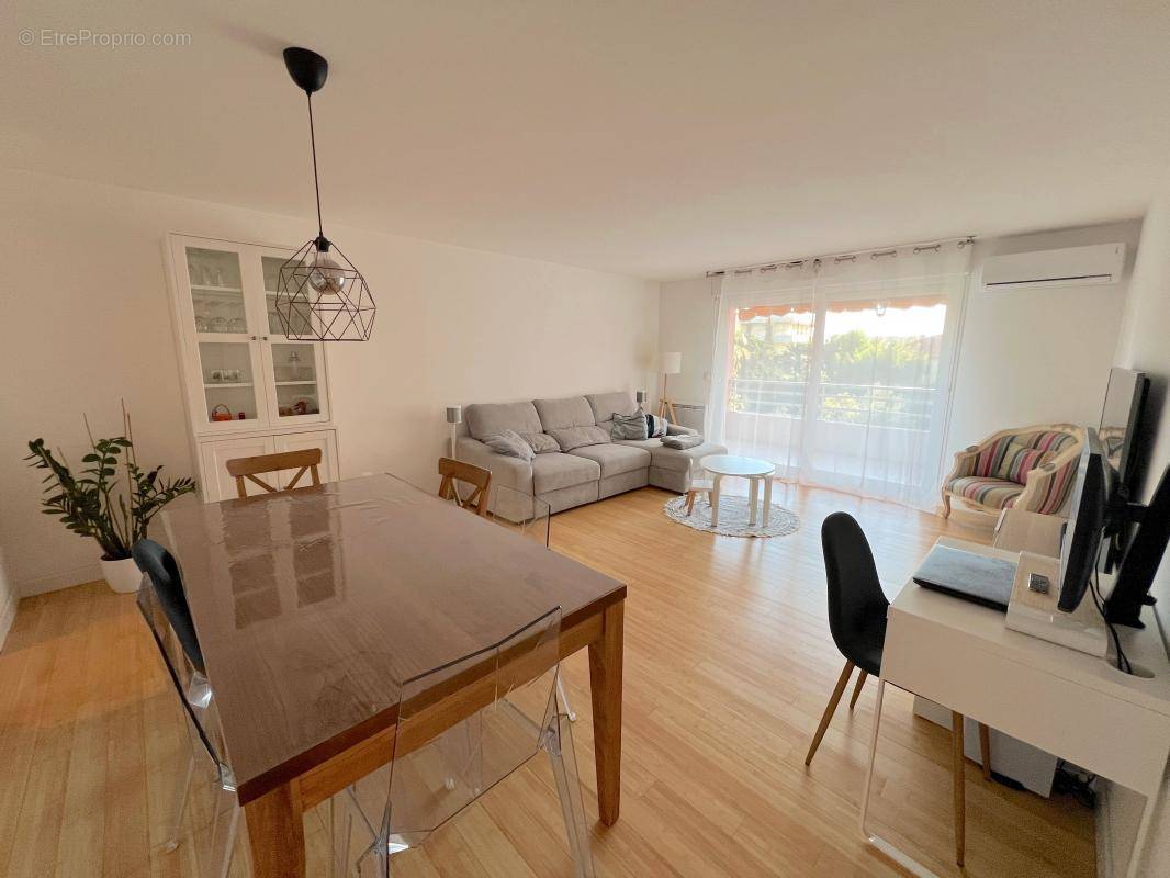 Appartement à VILLENEUVE-LOUBET