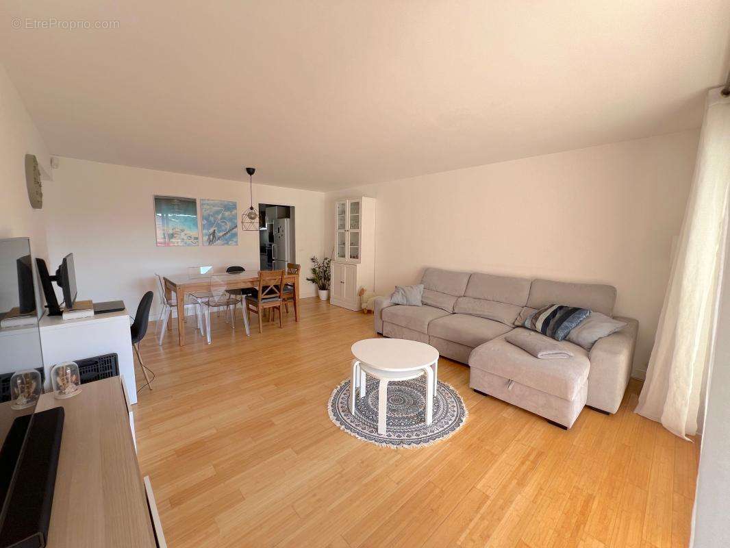 Appartement à VILLENEUVE-LOUBET