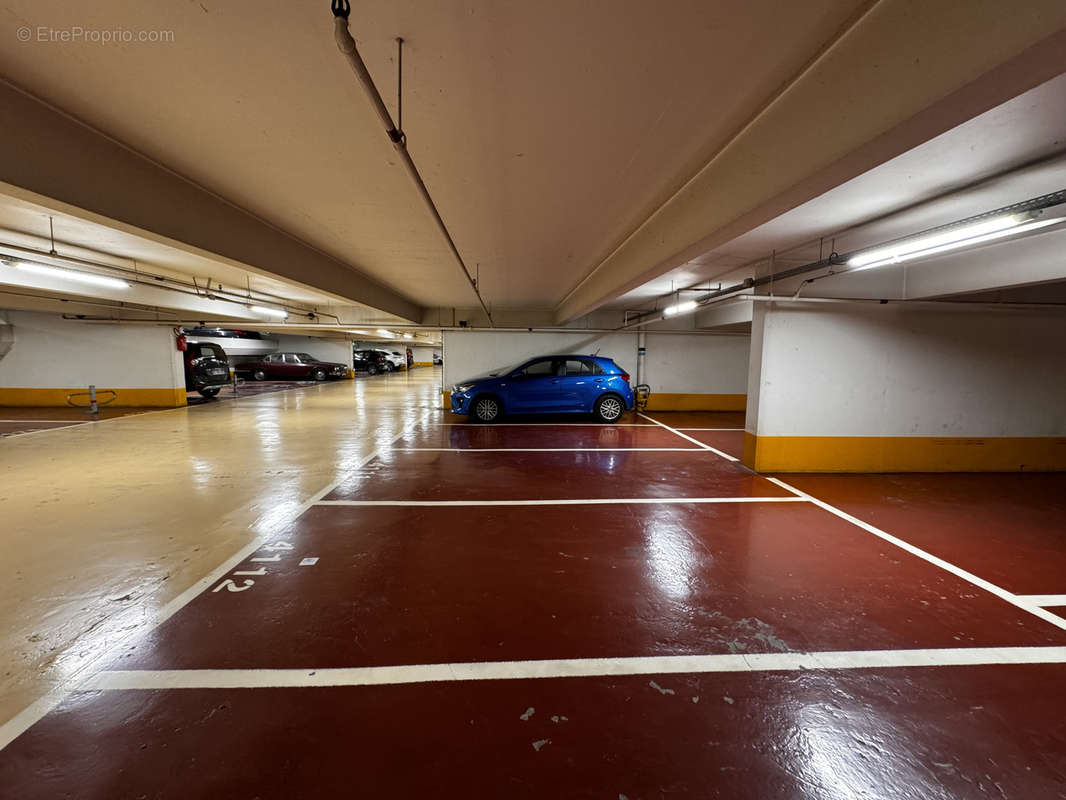 Parking à PARIS-13E