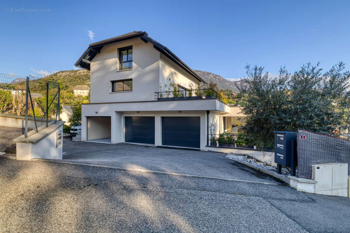 Appartement à SAINT-JEOIRE-PRIEURE