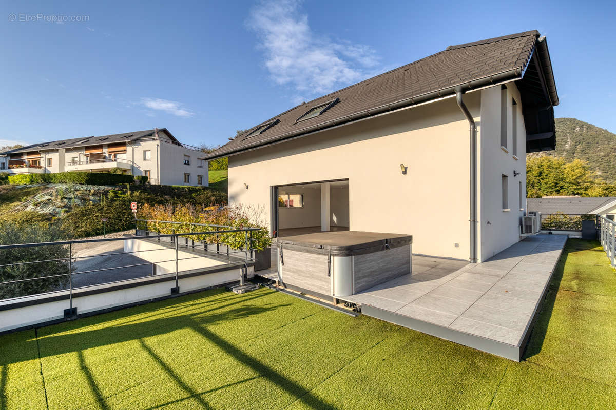 Appartement à SAINT-JEOIRE-PRIEURE