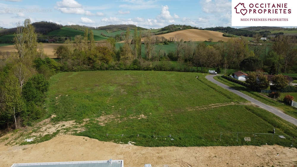 Terrain à L&#039;ISLE-EN-DODON