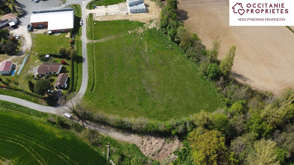 Terrain à L&#039;ISLE-EN-DODON