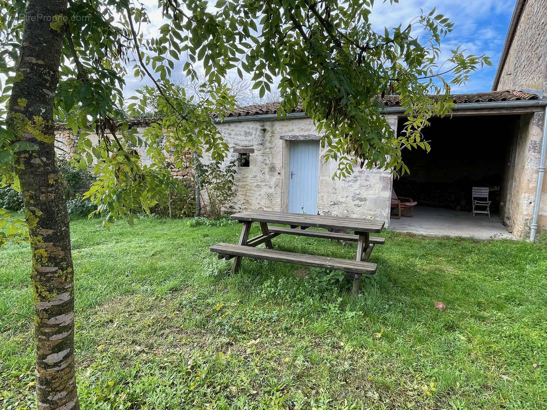 Maison à CHAMPAGNE