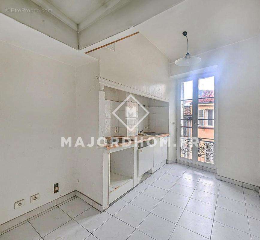 Appartement à MARSEILLE-5E