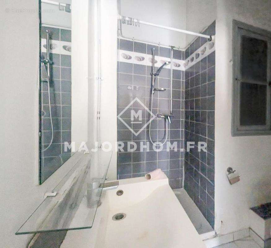 Appartement à MARSEILLE-5E