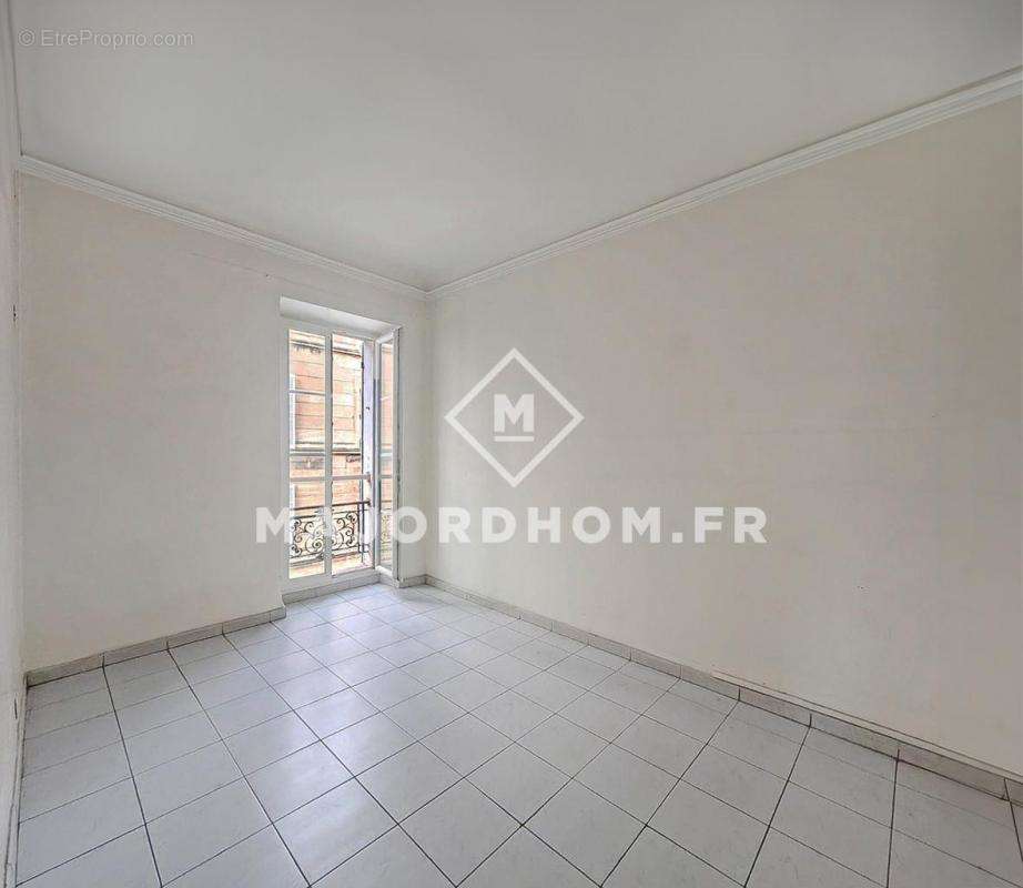 Appartement à MARSEILLE-5E