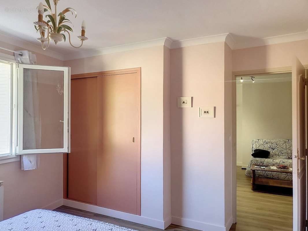 Appartement à LAMALOU-LES-BAINS