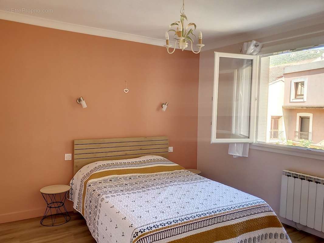 Appartement à LAMALOU-LES-BAINS