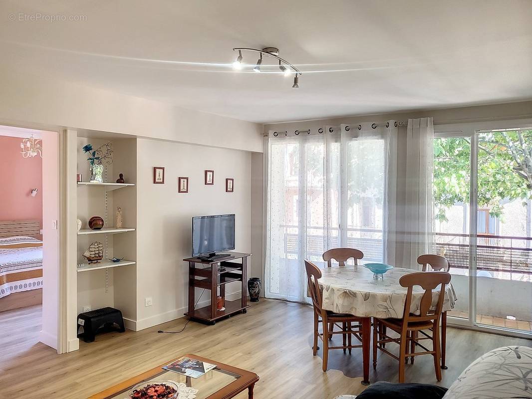 Appartement à LAMALOU-LES-BAINS